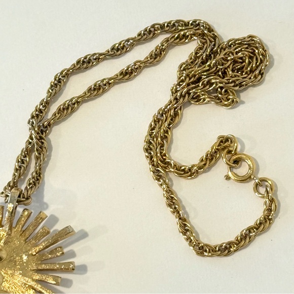 Vintage Monet MCM Starburst Atomic Burst Pendant 18” Chain Necklace Gold Tone - Picture 9 of 11